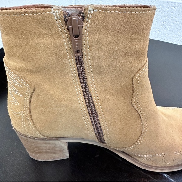 Texto Italian Suede Heeled Boots Tan size 39 8.5 side zip western design leather - Picture 5 of 9